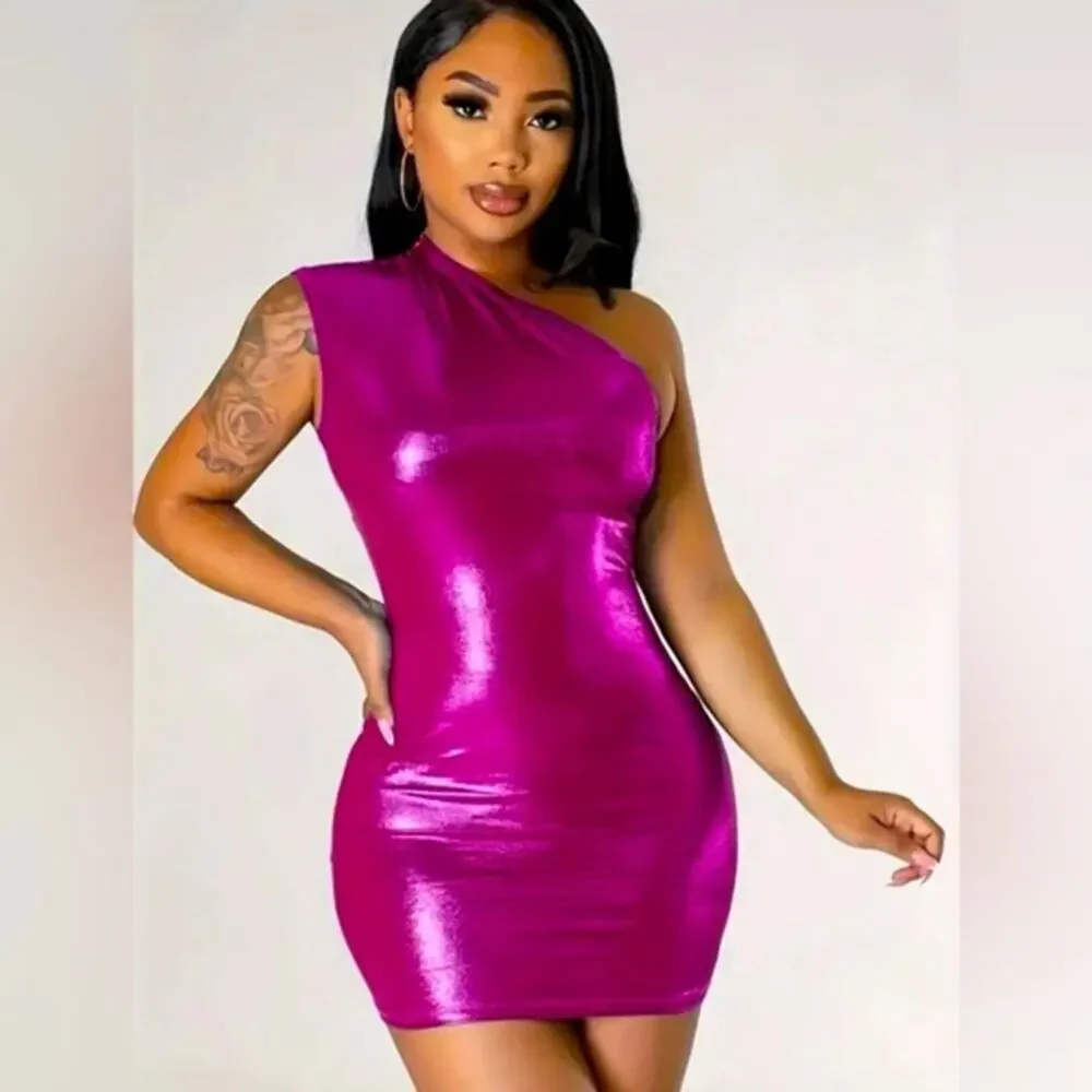 SOLD BOUTIQUE Metallic Bodycon Asymmetrical Fuchsia Dress Sz M - Picture 2 of 4